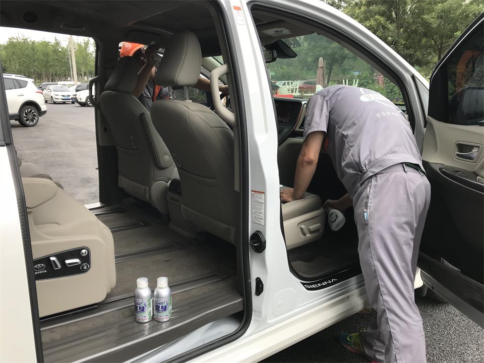 車(chē)寶和長(cháng)效除醛劑配合使用
