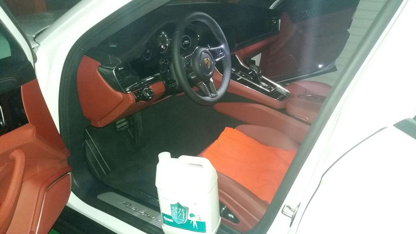 車(chē)內全方位噴涂治理施工