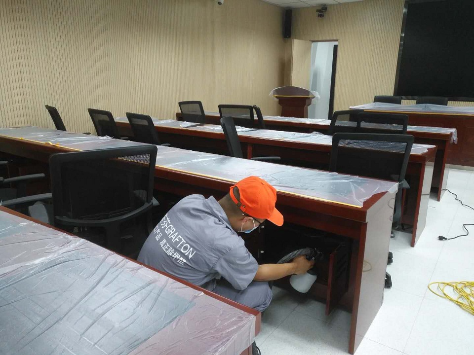 會(huì )議室辦公桌椅全方位噴涂施工